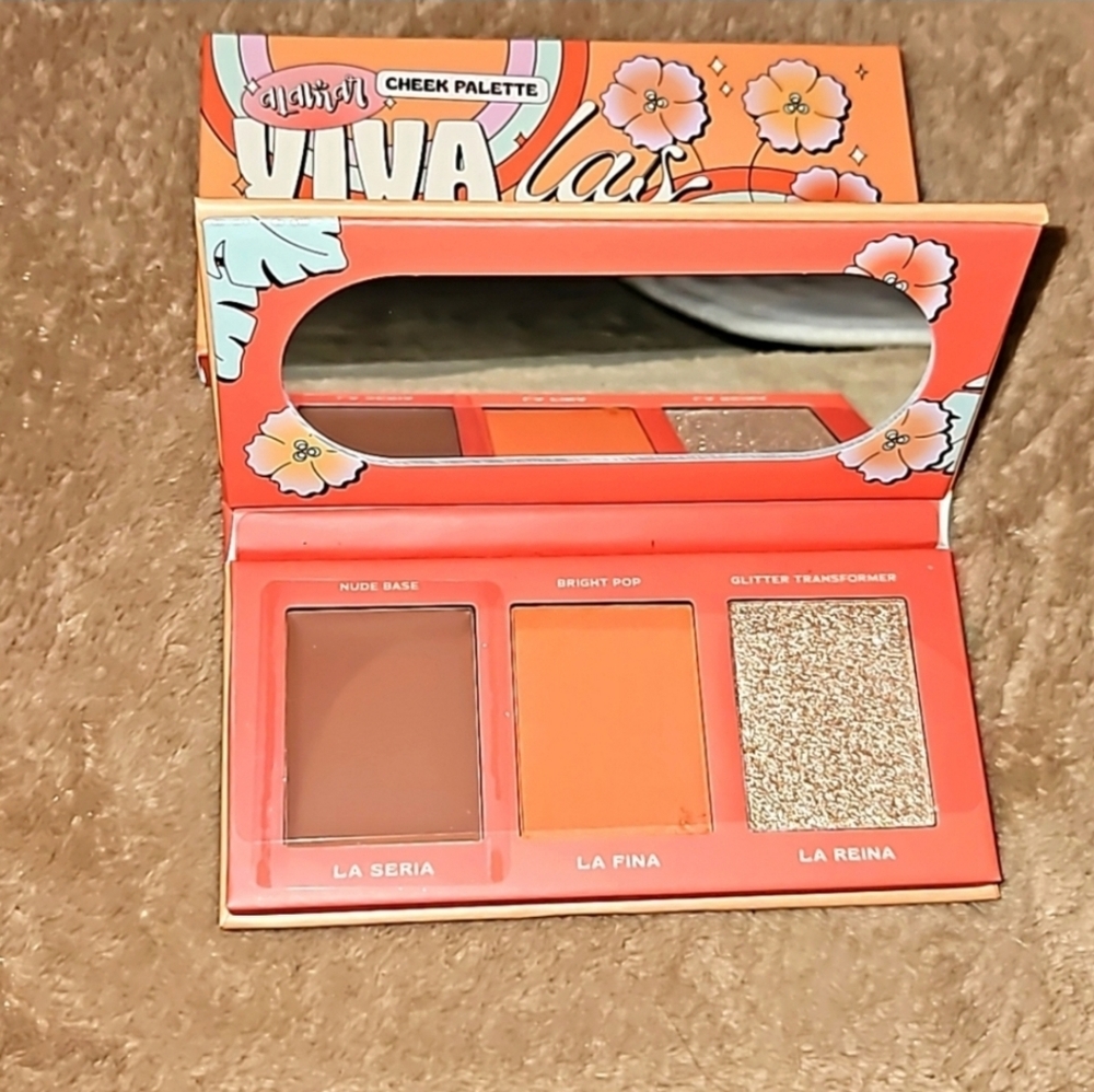 Alamar Viva Las Cheekas - Medium/Tan Cheek Palette NEW - Picture 5 of 5